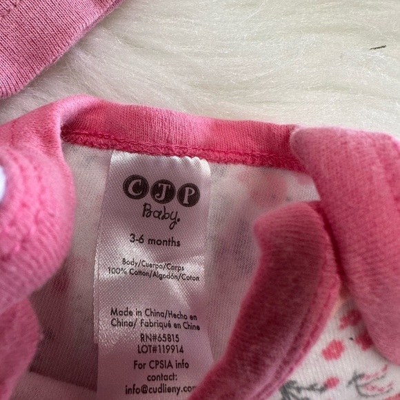 Baby Girl 3-6 Months Set of 3 Bodysuits  
Size 3-6 months​ - Picture 4 of 8